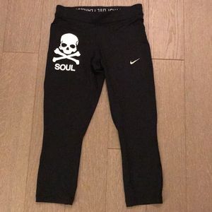 Soul Cycle Nike dryfit cropped leggings
